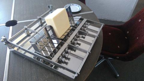 Oprema za sečenje sira